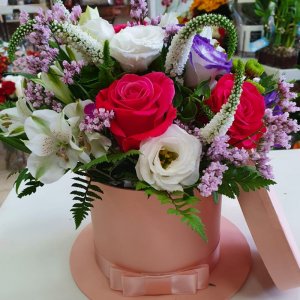 סידור בקופסה פסטל